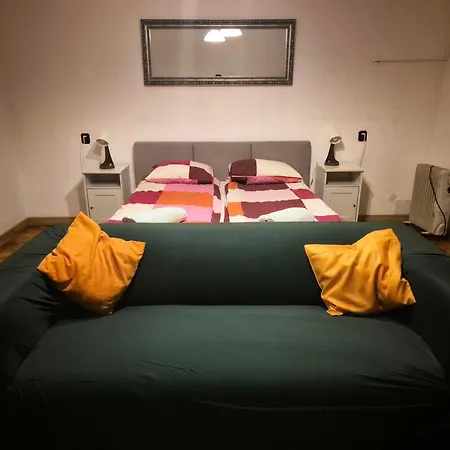 Main Square 18 King *